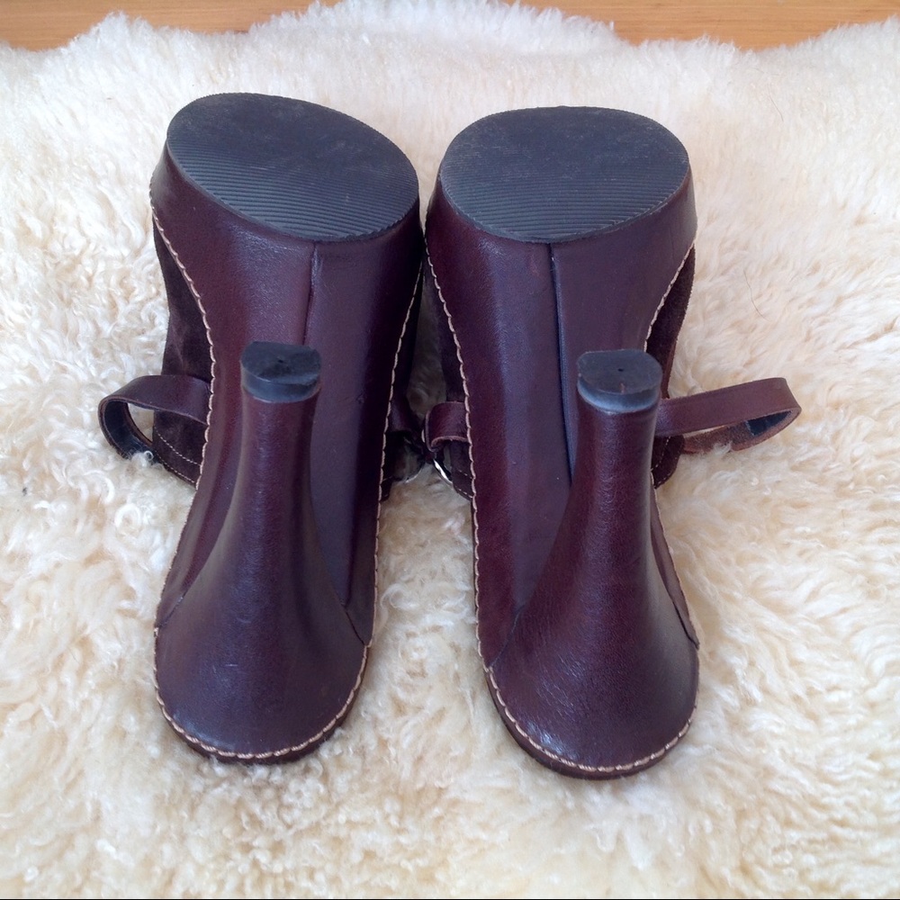 Shoes - Picture 5 of 8